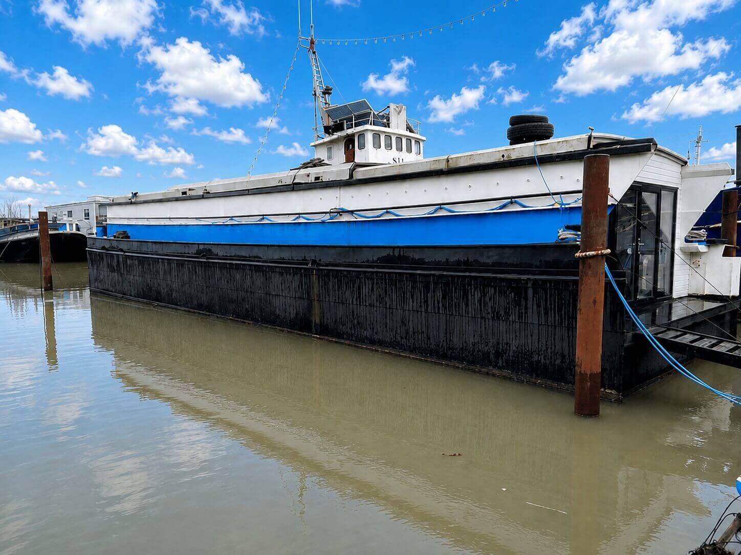 Apriori Static Houseboat