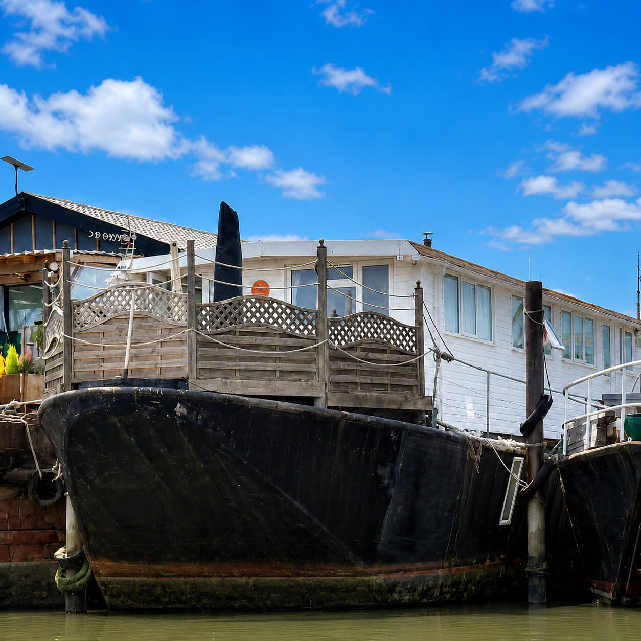 Dalgate Static Houseboat