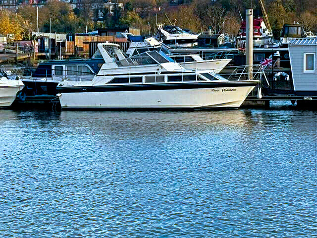 River Phantom Fairline Phantom 32